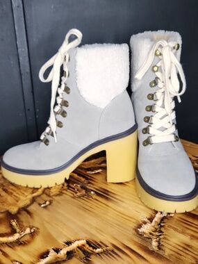 Oasis Society Lace-Up Sherpa Cuff Heeled Boots in Gray